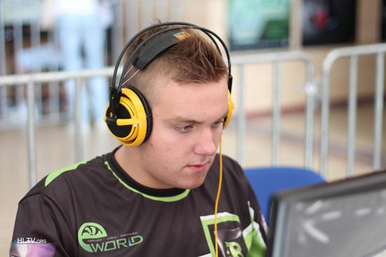 麻将高手如何稳住局面（麻将高手如何掌控牌局）