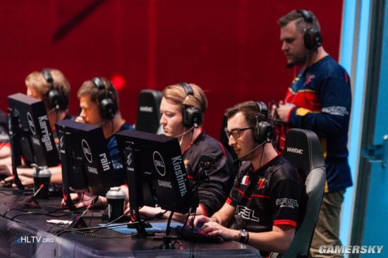 扑克中的节奏掌控（掌控扑克节奏）