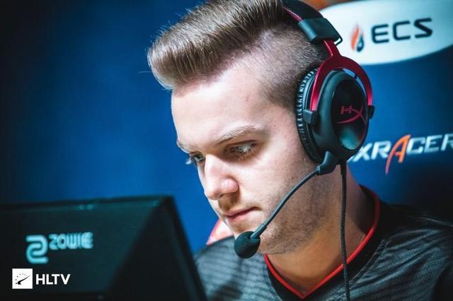 十三水里的“杂牌”生存：当你没有对子和顺子时，如何摆出最小损失？（十三水遇杂牌：无对子无顺子时如何摆到损失最小？）